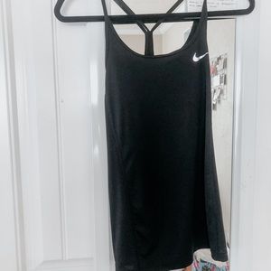 BLACK NIKE WORKOUT TANK